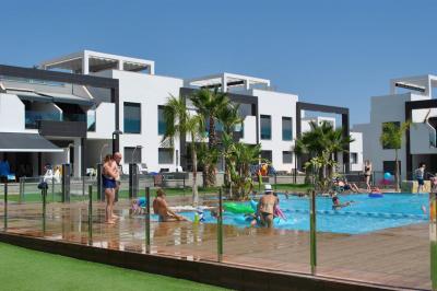 Apartamento en planta baja en Oasis Beach La Zenia 4 Nº 107 in España Casas