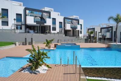 Stueetage lejlighed i Oasis Beach Punta Prima 8 Nº 035 on España Casas