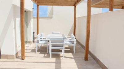 Lej en penthouselejlighed i Residence EMA Villamartin in España Casas